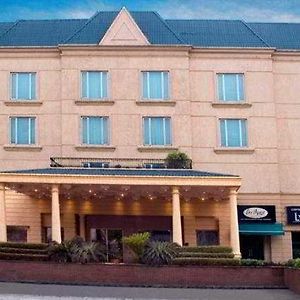 Savoy Suites Noida